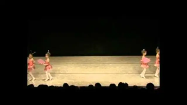 Pepeljuga, insert 7, kadar iz snimka učenika škole La Sylphide