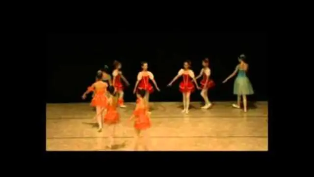 Pepeljuga, insert 5, kadar iz snimka učenika škole La Sylphide